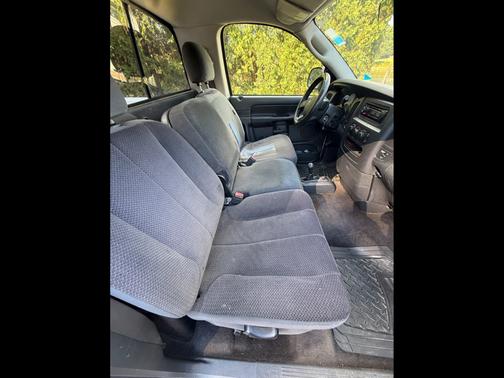 White 2004 Dodge Ram 1500 Laramie