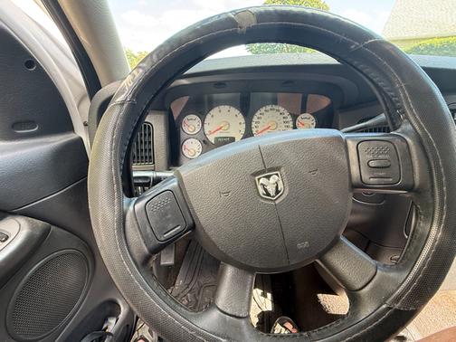 White 2004 Dodge Ram 1500 Laramie