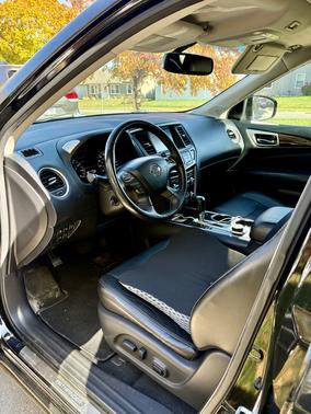 2013 Nissan Pathfinder Platinum