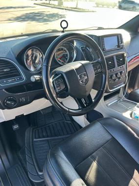Gray 2019 Dodge Grand Caravan SXT