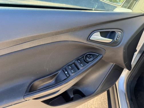 Silver 2018 Ford Focus SE