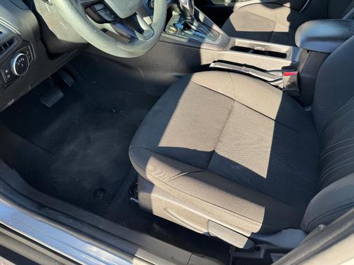 Silver 2018 Ford Focus SE
