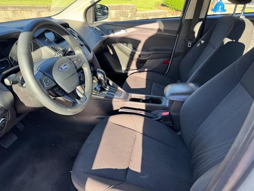 Silver 2018 Ford Focus SE