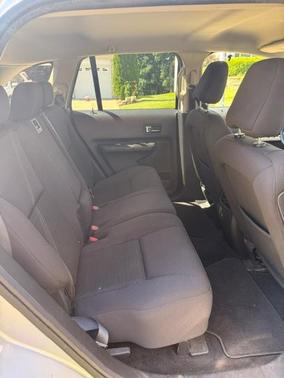 Silver 2010 Ford Edge SE