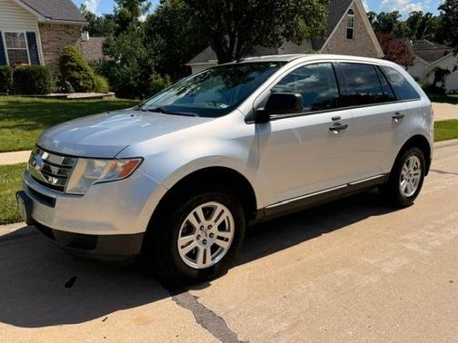 Silver 2010 Ford Edge SE