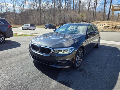 Gray 2017 BMW 540 i xDrive