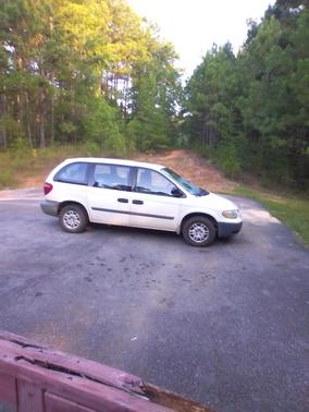 White 2005 Dodge Caravan SE