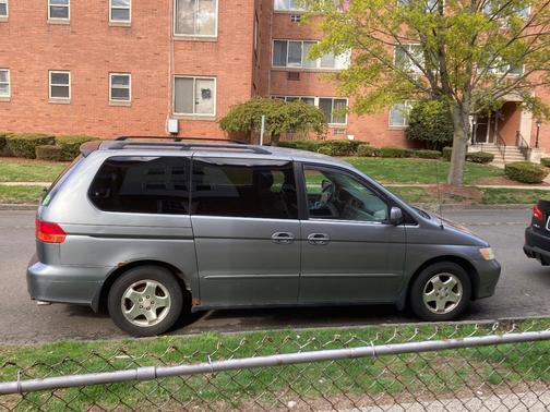 Green 2000 Honda Odyssey EX