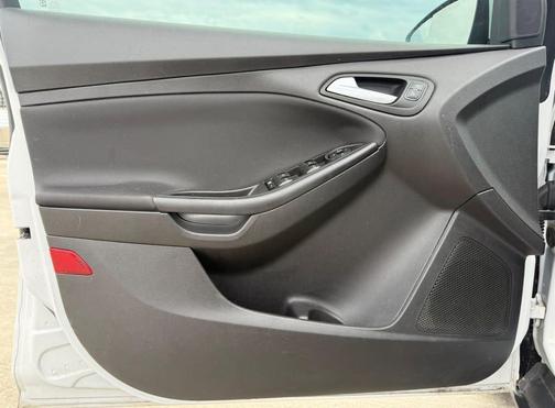 White 2018 Ford Focus SE