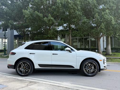 White 2021 Porsche Macan Macan S