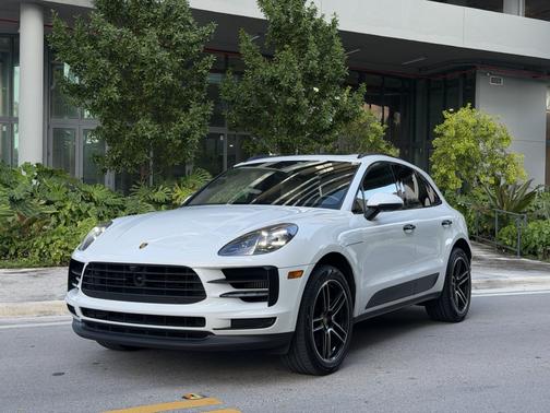 White 2021 Porsche Macan Macan S