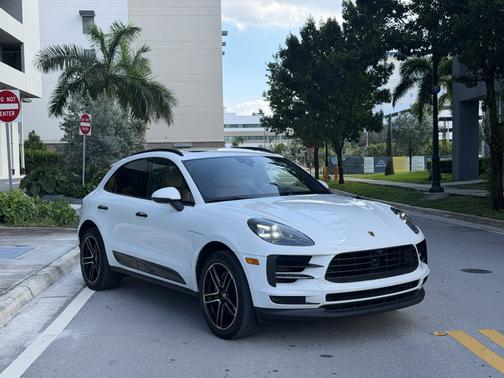 White 2021 Porsche Macan Macan S