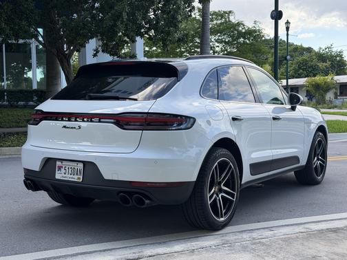 White 2021 Porsche Macan Macan S