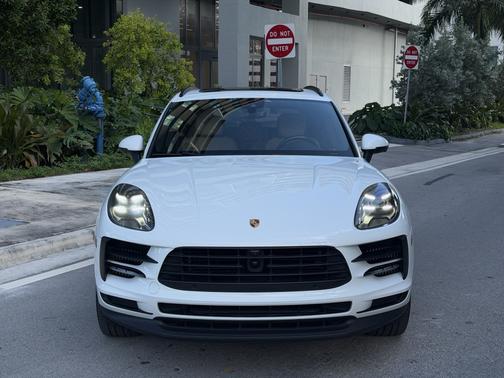 White 2021 Porsche Macan Macan S
