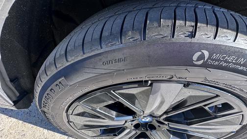 2025 BMW iX xDrive50