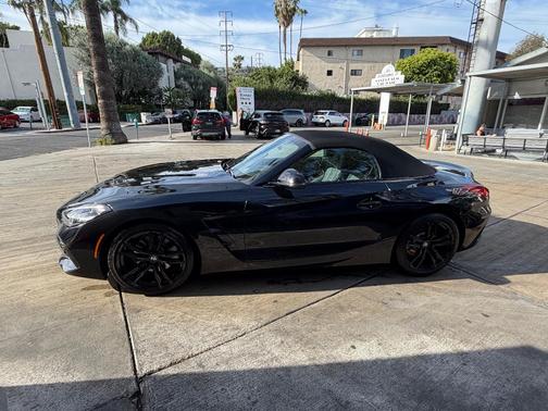 Black 2022 BMW Z4 sDrive30i