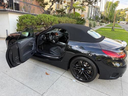 Black 2022 BMW Z4 sDrive30i