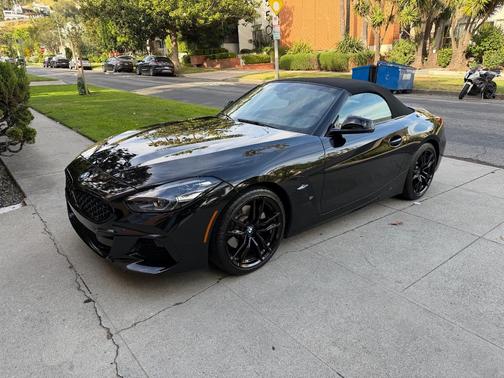 Black 2022 BMW Z4 sDrive30i