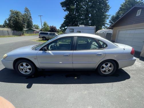 2004 Ford Taurus SES