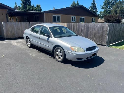 2004 Ford Taurus SES