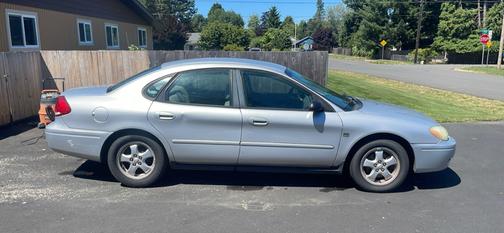 2004 Ford Taurus SES