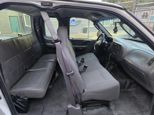 2003 Ford F-150 XL