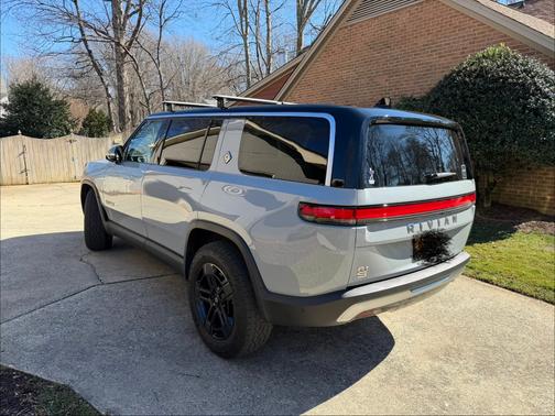 2023 Rivian R1S Launch Edition