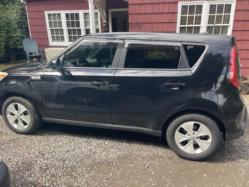 Black 2016 Kia Soul Base