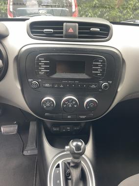 Black 2016 Kia Soul Base