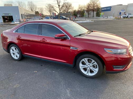 2016 Ford Taurus SEL