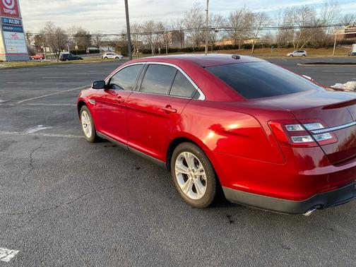 2016 Ford Taurus SEL