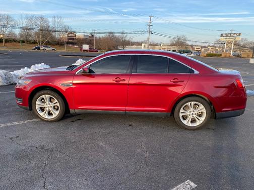2016 Ford Taurus SEL