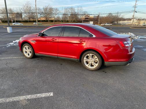 2016 Ford Taurus SEL