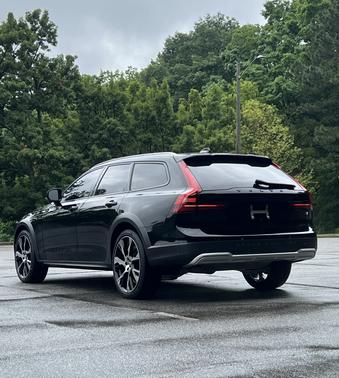 2023 Volvo V90 Cross Country Ultimate