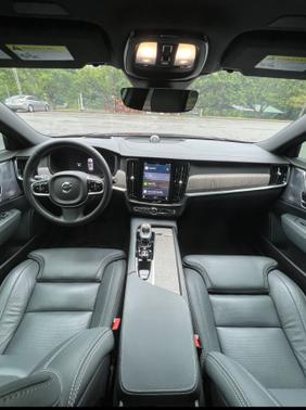 2023 Volvo V90 Cross Country Ultimate