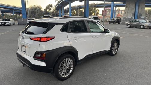 2021 Hyundai KONA SEL