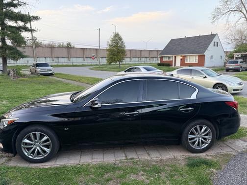 Black 2015 INFINITI Q50 Premium