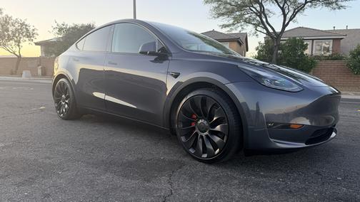 Gray 2022 Tesla Model Y Performance
