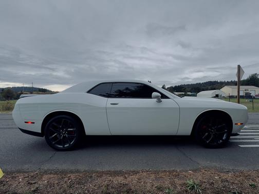 White 2022 Dodge Challenger SXT