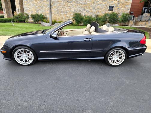 Photo 2 of 19 of 2009 Mercedes-Benz CLK-Class CLK550