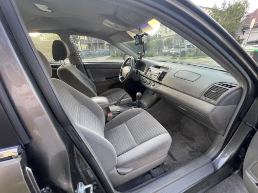 2005 Toyota Camry LE V6