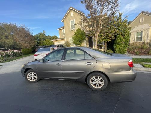 2005 Toyota Camry LE V6