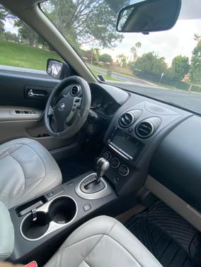 Blue 2014 Nissan Rogue Select S
