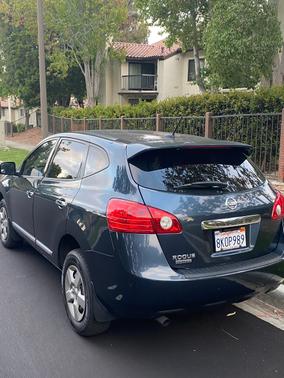 Blue 2014 Nissan Rogue Select S
