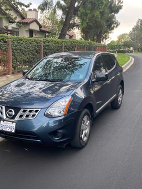 Blue 2014 Nissan Rogue Select S