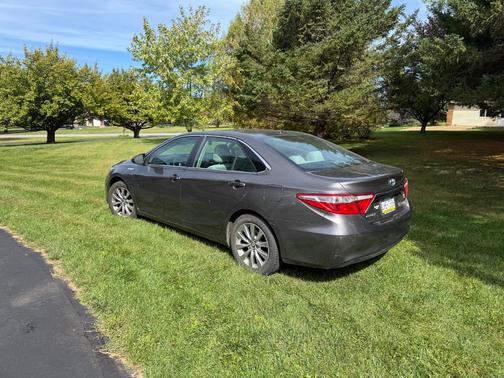 2017 Toyota Camry Hybrid XLE