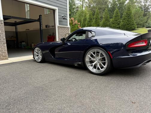 2017 Dodge Viper GTC