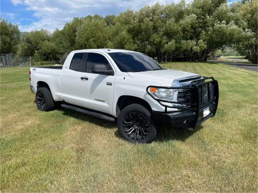 2014 Toyota Tundra SR5