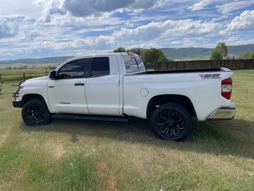 2014 Toyota Tundra SR5