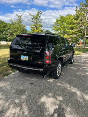 Black 2012 GMC Yukon Denali